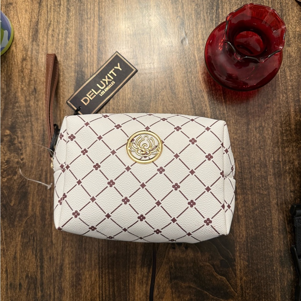 Deluxity Vegan cosmetic bag NWT